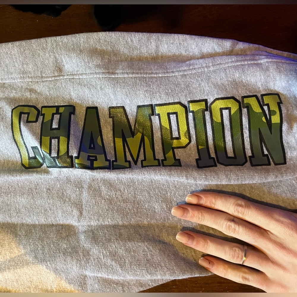 MENS 2XL Champion sweatpants with camo decal